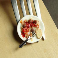 https://image.sistacafe.com/w200/images/uploads/content_image/image/190981/1472059117-I-sculpt-miniaturized-food-replicas-5767930997b76__700.jpg
