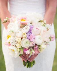https://image.sistacafe.com/w200/images/uploads/content_image/image/193307/1472354196-005-pastel-wedding-bouquets-southboundbride.jpg