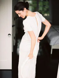 https://image.sistacafe.com/w200/images/uploads/content_image/image/194022/1472439563-lanvin-minimalist-bride-wedding-gown.jpg