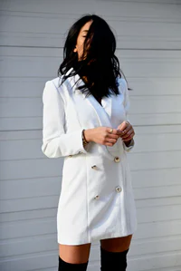 https://image.sistacafe.com/w200/images/uploads/content_image/image/194641/1472482100-White-blazer-dress-5.jpg
