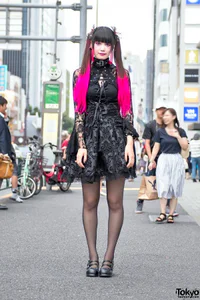 https://image.sistacafe.com/w200/images/uploads/content_image/image/195689/1472574928-Harajuku-Gothic-Fashion-Pink-Hair-20160625D508380-600x900.jpg