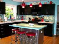 https://image.sistacafe.com/w200/images/uploads/content_image/image/196169/1472622923-Retro-Style-kitchen-island-decorating-via-ideashomedesign.net_.jpg