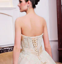 https://image.sistacafe.com/w200/images/uploads/content_image/image/198821/1472820235-lace-up-back-ball-gown-strapless-lace-and-tulle-vintage-wedding-dress-5.jpg
