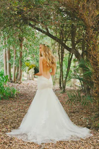 https://image.sistacafe.com/w200/images/uploads/content_image/image/198825/1472820353-Katie-May-Wedding-Dress2.jpg