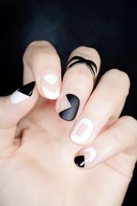https://image.sistacafe.com/w200/images/uploads/content_image/image/199790/1472901746-black-and-white-nail-designs.jpg