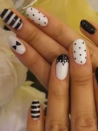 https://image.sistacafe.com/w200/images/uploads/content_image/image/199805/1472901977-black-and-white-nail-designs-8.jpg
