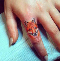 https://image.sistacafe.com/w200/images/uploads/content_image/image/199854/1472904407-28-fox-finger-tattoo.jpg