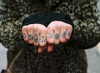 https://image.sistacafe.com/w200/images/uploads/content_image/image/199863/1472904445-2-Finger-Tattoos1.jpg