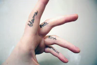 https://image.sistacafe.com/w200/images/uploads/content_image/image/199876/1472904506-19-Finger-tattoo.jpg