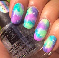 https://image.sistacafe.com/w200/images/uploads/content_image/image/204149/1473318732-Neon-Galaxy-Nail-Art.jpg
