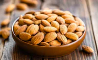 https://image.sistacafe.com/w200/images/uploads/content_image/image/209611/1473915739-almonds-in-a-bowl-on-wooden-table-max.jpg