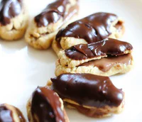 https://image.sistacafe.com/w200/images/uploads/content_image/image/212346/1474214611-72267-chocolate-eclairs.jpg