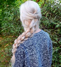 https://image.sistacafe.com/w200/images/uploads/content_image/image/214833/1474473906-1-half-updo-with-chain-braid.jpg