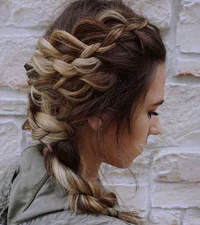 https://image.sistacafe.com/w200/images/uploads/content_image/image/214843/1474474672-6-messy-side-braided-hairstyle.jpg