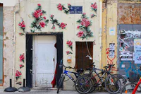 https://image.sistacafe.com/w200/images/uploads/content_image/image/214950/1474482380-floral-cross-stitch-street-installations-raquel-rodrigo-7.jpg