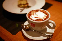 https://image.sistacafe.com/w200/images/uploads/content_image/image/214989/1474487779-Cat-Coffee-Art-Caturday-7.jpg