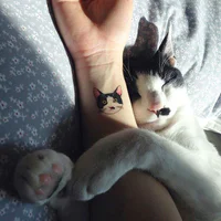 https://image.sistacafe.com/w200/images/uploads/content_image/image/232419/1476853307-cat-tattoo-ideas-49-5804c3baa6674__605.jpg