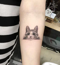 https://image.sistacafe.com/w200/images/uploads/content_image/image/232422/1476853334-cat-tattoo-ideas-41-5804c3a8c0367__605.jpg