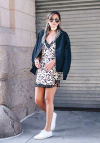 https://image.sistacafe.com/w200/images/uploads/content_image/image/236519/1477404668-floral-slip-dress-with-bomber-jacket-outfit-bmodish.jpg