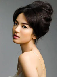 https://image.sistacafe.com/w200/images/uploads/content_image/image/23951/1438663983-Song-Hye-Kyo-Korean-model-and-actress-mylusciouslife.jpg