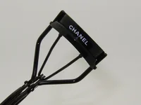 https://image.sistacafe.com/w200/images/uploads/content_image/image/239579/1477750471-Chanel-Recourbe-Cils-de-Chanel-Precious-Eyelash-Curler-005.jpg