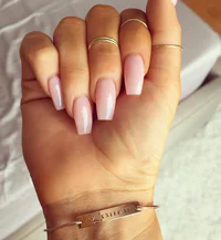 https://image.sistacafe.com/w200/images/uploads/content_image/image/240084/1477845304-10-cute-clear-nails.jpg