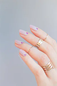 https://image.sistacafe.com/w200/images/uploads/content_image/image/24213/1438699210-delicate-edgy-moons-manicure-with-Ulta3.jpg