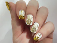 https://image.sistacafe.com/w200/images/uploads/content_image/image/244806/1478324761-White-And-Gold-Nail-Design-31.jpg