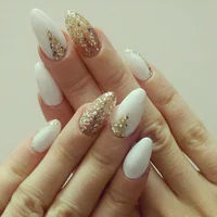https://image.sistacafe.com/w200/images/uploads/content_image/image/244813/1478324866-White-And-Gold-Nail-Design-24.jpg