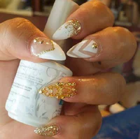 https://image.sistacafe.com/w200/images/uploads/content_image/image/244822/1478325028-White-And-Gold-Nail-Design-6.jpg