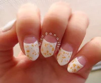 https://image.sistacafe.com/w200/images/uploads/content_image/image/244823/1478325037-White-And-Gold-Nail-Design-5.jpg
