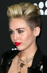 https://image.sistacafe.com/w200/images/uploads/content_image/image/24500/1438771247-Miley-Cyrus-52.jpg