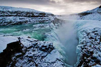 https://image.sistacafe.com/w200/images/uploads/content_image/image/245229/1478432662-Iceland-waterfall-Golden-Falls-Gullfoss-and-chasm-in-early-March.jpg