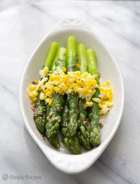 https://image.sistacafe.com/w200/images/uploads/content_image/image/245787/1478497828-asparagus-sieved-eggs-vertical-2.jpg