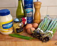 https://image.sistacafe.com/w200/images/uploads/content_image/image/245792/1478498077-asparagus-egg-salad-ingredients.jpg