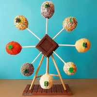 https://image.sistacafe.com/w200/images/uploads/content_image/image/246338/1478582194-dessert-miniatures-pastry-chef-matteo-stucchi-9-5820e11b53b3d__880.jpg