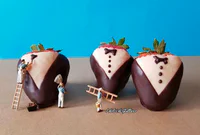 https://image.sistacafe.com/w200/images/uploads/content_image/image/246340/1478582225-dessert-miniatures-pastry-chef-matteo-stucchi-4-5820e11137efe__880.jpg