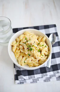 https://image.sistacafe.com/w200/images/uploads/content_image/image/247903/1478758699-Creamy-Garlic-Mac-Cheese.jpg