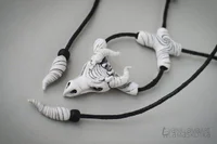 https://image.sistacafe.com/w200/images/uploads/content_image/image/248658/1478838295-I-make-jewelry-pieces-inspired-by-nature-and-fantasy-582434d62c48a__880.jpg