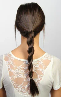 https://image.sistacafe.com/w200/images/uploads/content_image/image/250330/1479188910-Twisting-Braid-Hairstyle-for-Long-Straight-Hair.jpg