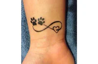 https://image.sistacafe.com/w200/images/uploads/content_image/image/250389/1479193154-paw-and-heart-tattoo.jpg