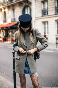 https://image.sistacafe.com/w200/images/uploads/content_image/image/251172/1479285218-Parisian-style-vintage-checked-blazer-denim-skirt-fishnet-tights-sailor-cap-thefashioncuisine-paris-fashion-week-outfit.jpg