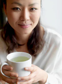 https://image.sistacafe.com/w200/images/uploads/content_image/image/25492/1439175284-drinking-green_tea.jpg
