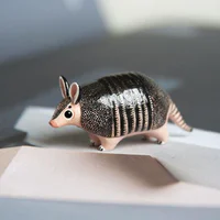 https://image.sistacafe.com/w200/images/uploads/content_image/image/255589/1479963068-I-create-unique-animal-sculptures-from-polymer-clay-5835508f8aa23__700.jpg