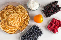 https://image.sistacafe.com/w200/images/uploads/content_image/image/256988/1480310560-Pancake-fruit-tarts-4.jpg