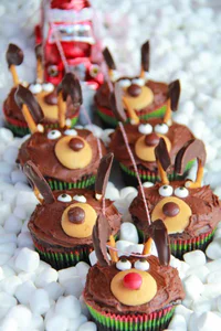 https://image.sistacafe.com/w200/images/uploads/content_image/image/258531/1480580634-Chocolate-Reindeer-Cupcakes.jpg