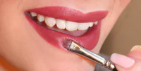 https://image.sistacafe.com/w200/images/uploads/content_image/image/26740/1439541366-How-to-Apply-Lipstick-Easily-and-Quickly.jpg