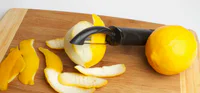 https://image.sistacafe.com/w200/images/uploads/content_image/image/269618/1482323236-10-Amazing-Benefits-Of-Lemon-Peels.jpg