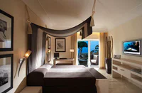 https://image.sistacafe.com/w200/images/uploads/content_image/image/276026/1483430203-Canopy-beds-For-the-Modern-Bedroom-Freshome-211.jpg