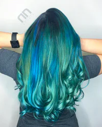 https://image.sistacafe.com/w200/images/uploads/content_image/image/276880/1483594381-9-teal-hair-with-blue-highlights.jpg